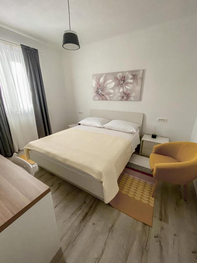 Apartments Happy Sukošan Buitenkant foto