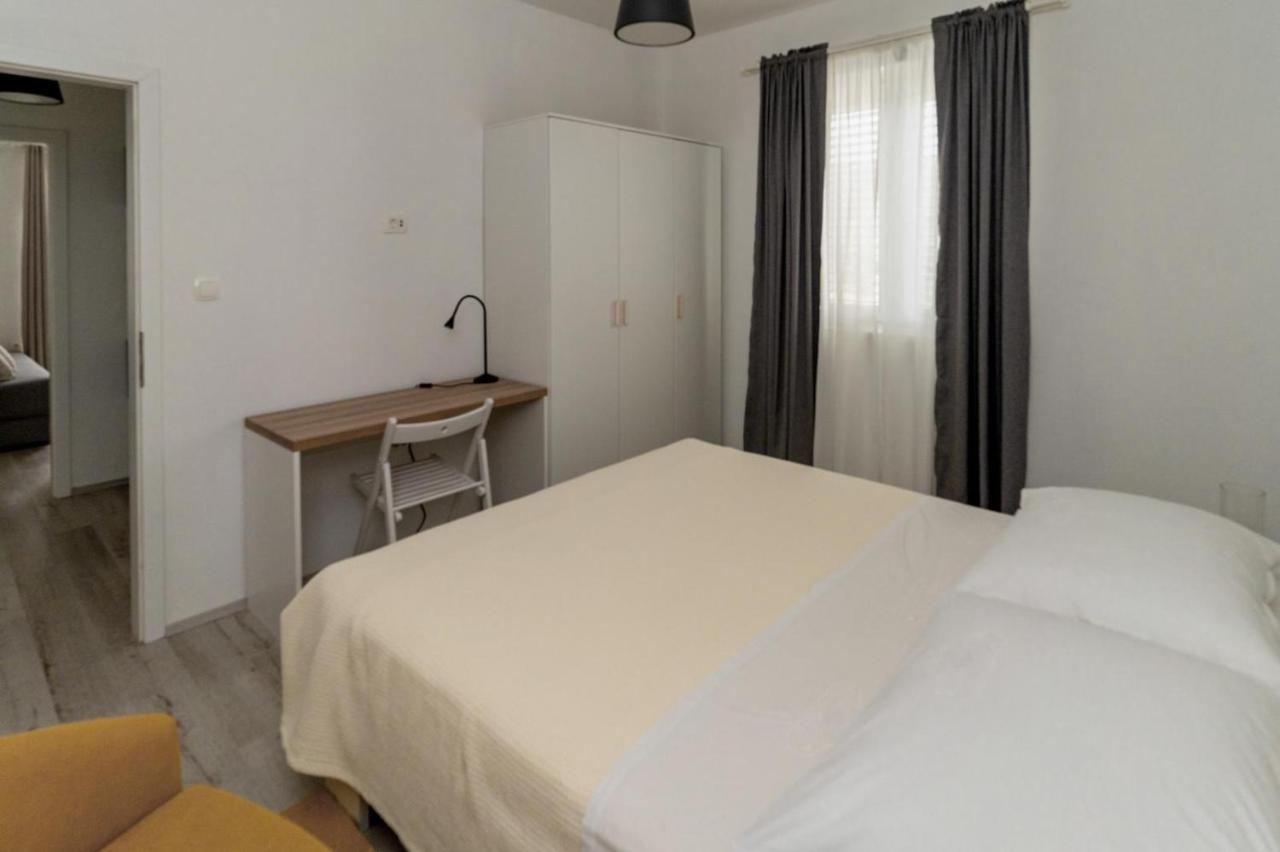 Apartments Happy Sukošan Buitenkant foto